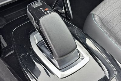 Peugeot 208 Allure BEV 50kWh AT
