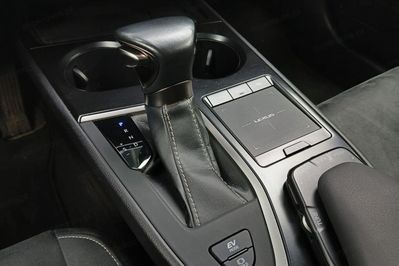 Lexus UX 250h Business Edition 2WD