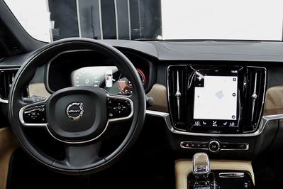 Volvo S90 T8 AWD Plug-In Hybrid Inscription aut