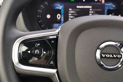 Volvo XC60 B5 B AWD Plus Dark
