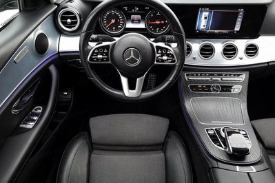 Mercedes E Klasa 220 d 4MATIC
