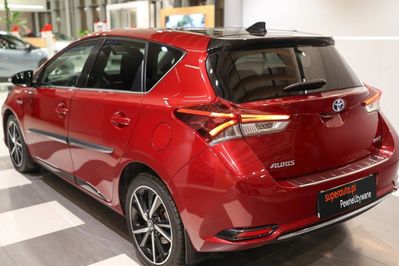 Toyota Auris Hybrid Selection