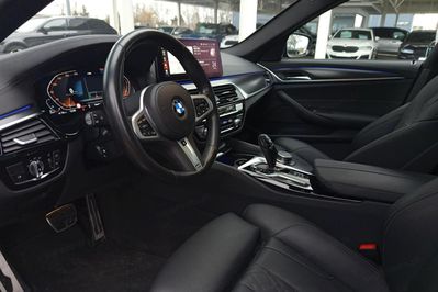 BMW Seria 5 Touring 520d xDrive M Sport