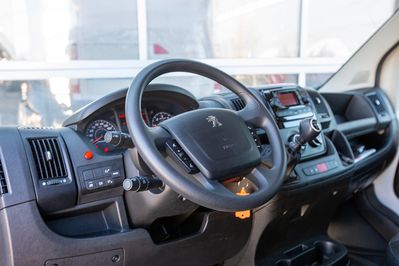 Peugeot Boxer Kontener 8EP + Winda