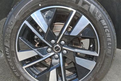 Volvo XC60 B5 B AWD Plus Dark aut