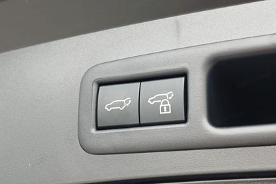 Lexus UX 300h F Sport Design