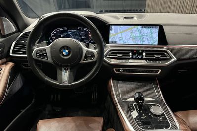 BMW X5 M50i