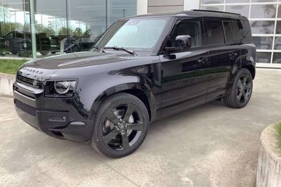 Land Rover Defender 110 P300e X-Dynamic HSE