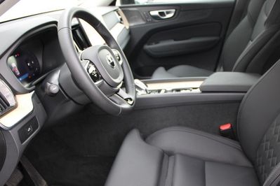 Volvo XC60 B5 B AWD Plus Dark aut