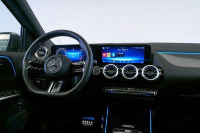 Mercedes B Klasa 250 e PHEV AMG Line 8G-DCT