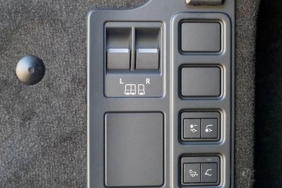 Land Rover Discovery V 3.0 D250 mHEV R-Dynamic SE