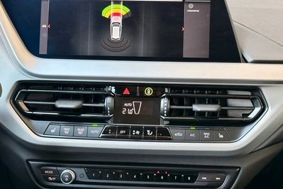 BMW Seria 1 118i Advantage aut