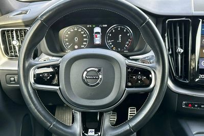 Volvo XC60 T4 R-Design