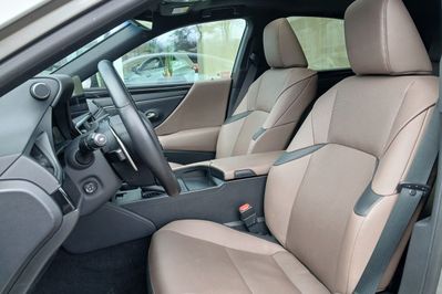 Lexus ES 300h Business Edition