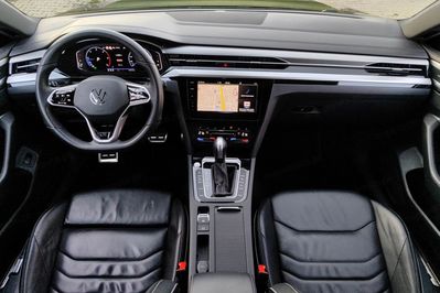Volkswagen Arteon 2.0 TDI R-Line DSG