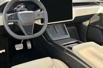 Tesla Model X Plaid