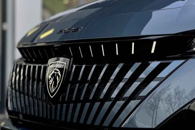 Peugeot 308 GT e-DCS6 1.2 mHEV