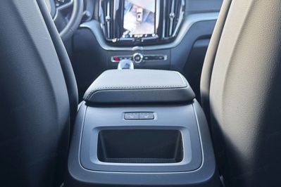 Volvo XC60 T8 Plug-In Hybrid AWD Ultra Dark