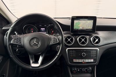 Mercedes GLA 200 7G-DCT Style