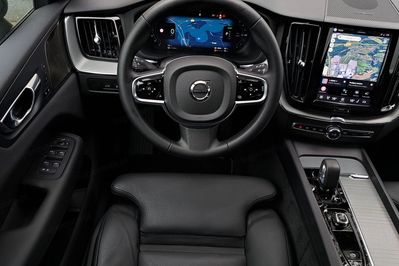 Volvo XC60 T6 Plug-In Hybrid AWD Plus Dark aut