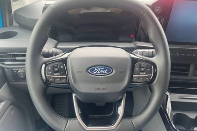 Ford Transit Custom Kombi M1 320 L2H1 Limited A8