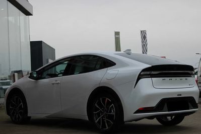 Toyota Prius Prestige 2.0 Hybrid Plug-in