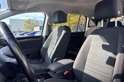 Volkswagen Touran Highline  1.5 TSI EVO DSG