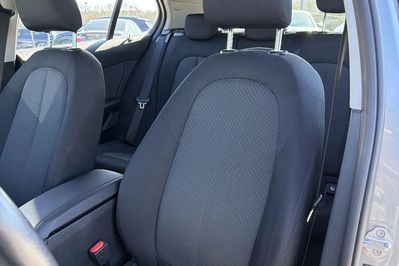 BMW Seria 1 118i Advantage