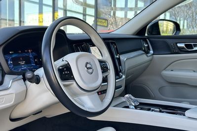 Volvo V60 B4 B Plus Dark aut