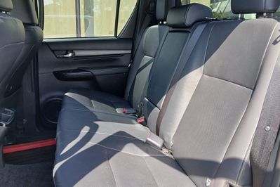 Toyota HiLux 2.8 d-4D Mhev Double Cab Invincible 4X4