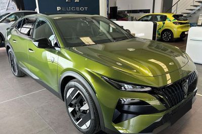 Peugeot 408 GT Exclusive e-DCS7 1.6 Plug-in Hybrid