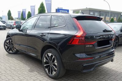 Volvo XC60 B5 AWD Ultra Dark