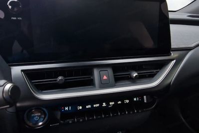 Lexus UX 300h F Sport Design 2.0 Hybrid Dynamic Force