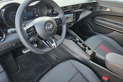 Alfa Romeo Junior 1.2 Ibrida