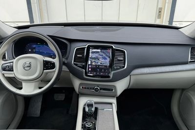 Volvo XC90 T8 AWD Plug-In Hybrid Ultra Dark 7OS