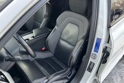 Volvo V60 D4 R-Design