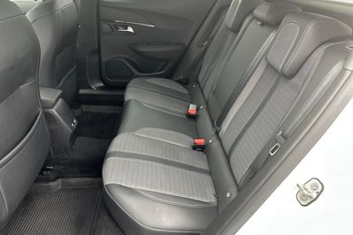 Peugeot 2008 Allure Pack 1.2 PureTech EAT8