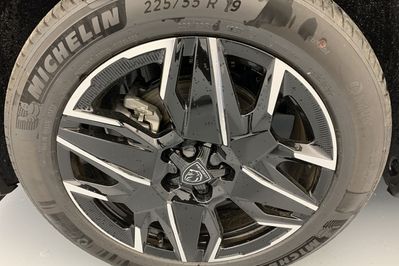 Peugeot 5008 GT 1.2 mHEV e-DCS6