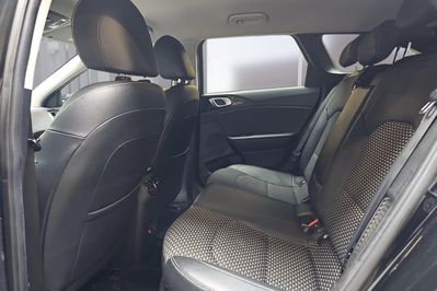 Kia Ceed 1.6 GDI PHEV Business Line DCT