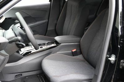 Peugeot 208 Business e-DCS6 1.2 mHEV