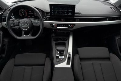 Audi A4 35 TFSI mHEV S Line