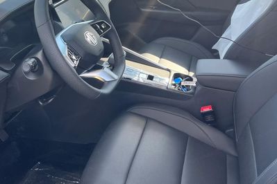 MG ZS 1.5 HEV+ Exclusive aut