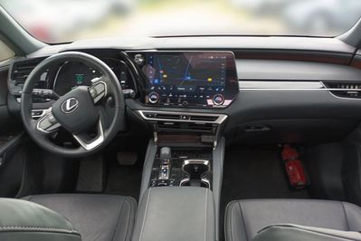 Lexus RX 450h+ F Sport Design