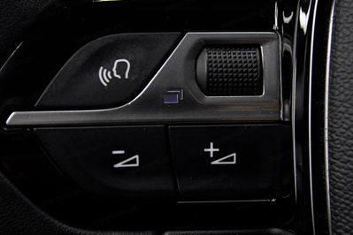 Peugeot 2008 PureTech Allure S&S EAT8