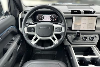 Land Rover Defender 130 3.0 D250 mHEV X-Dynamic SE