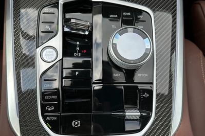 BMW X5 M60i
