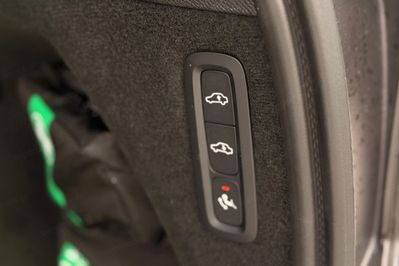 Volvo XC90 T8 AWD Plug-In Hybrid Ultra Dark 7os