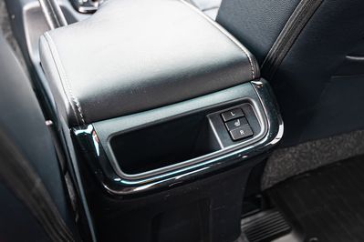 Toyota HiLux Double Cab Invincible 4x4  AT