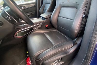 Jaguar F-Pace P400 AWD R-Dynamic SE