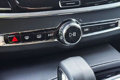 Volvo V90 T6 AWD Plug-In Hybrid Plus Dark aut